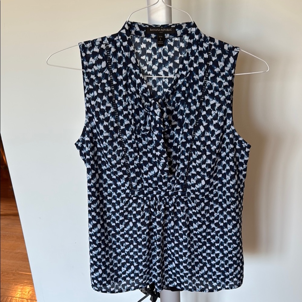 Banana Republic Blue and White Women's Sleeveless Top, Size S/P EUC